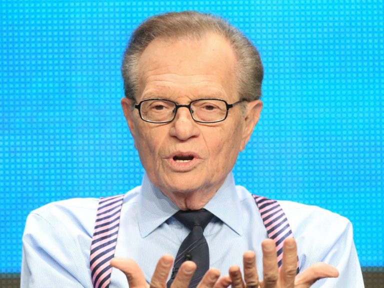 Larry King’s Soon-To-Be Ex-Wife Files For Spousal Support – She Wants Over $30,000 Per Month