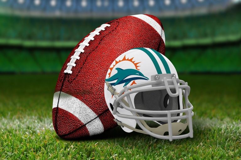 Fitzpatrick Sets an NFL Record, Leads the Dolphins to a 31-13 Win Over Jags