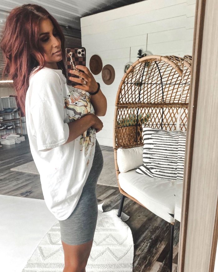 Pregnant Chelsea Houska Shares Video of Baby No. 4 Kicking