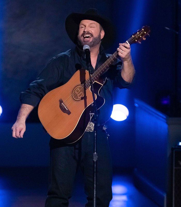 Garth Brooks Receives the Billboard Music Awards 2020 Icon Award