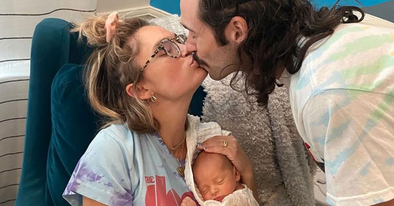 American Idol's Casey Goode's Son Is 'on Oxygen' After COVID-19 Diagnosis