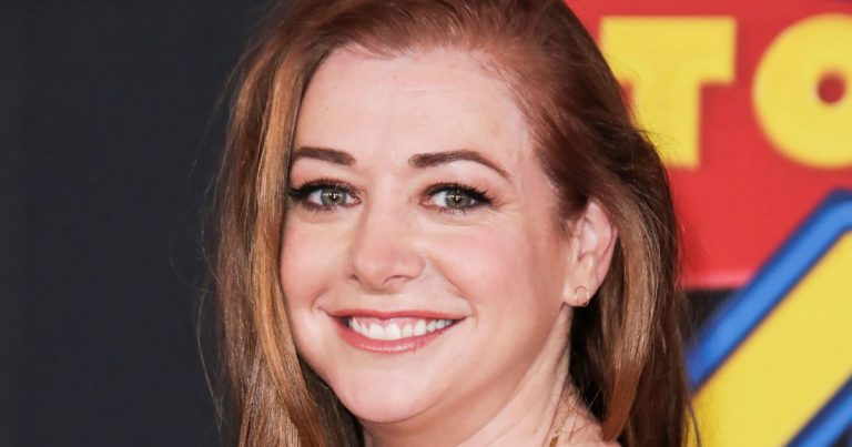 See Alyson Hannigan's 2 Daughters at 'How I Met Your Mother' Bar