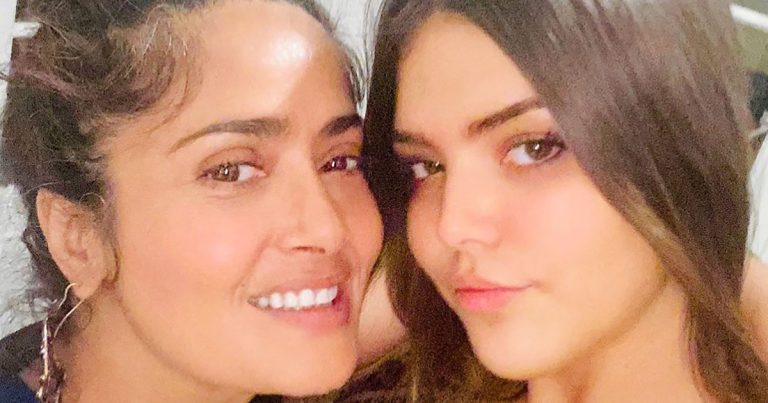 Salma Hayek Glows in Yet Another Fresh-Faced Selfie