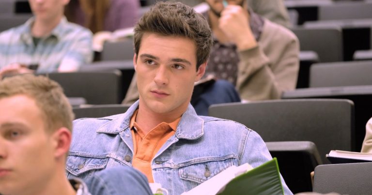 Jacob Elordi Shares the Challenge of Playing a Real Person in '2 Hearts'