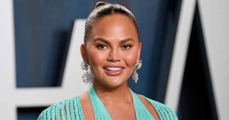 Chrissy Teigen Returns to Social Media After Pregnancy Loss