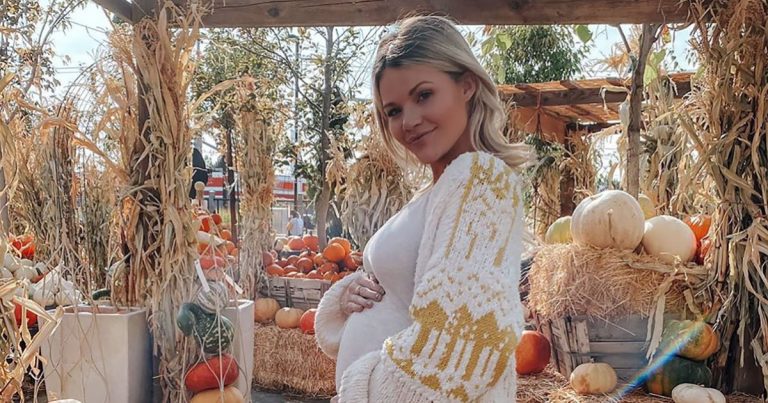 Pumpkin Patch! See Pregnant Witney Carson’s Baby Bump Album