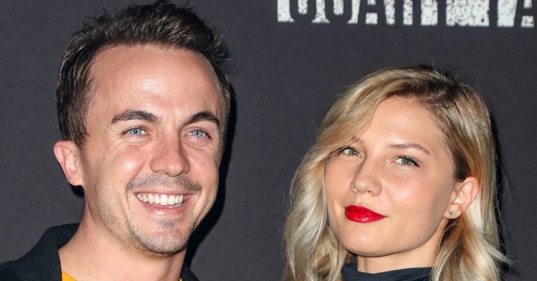 It's a ... ! Frankie Muniz, Pregnant Wife Paige Price Reveal Baby's Sex