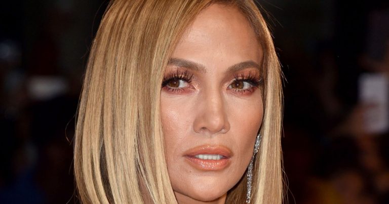 Jennifer Lopez's Extra Long Locks Are Hair #Goals