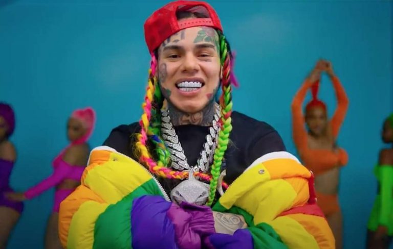 Tekashi 6ix9ine Reemerges With New Look Following Social Media Break