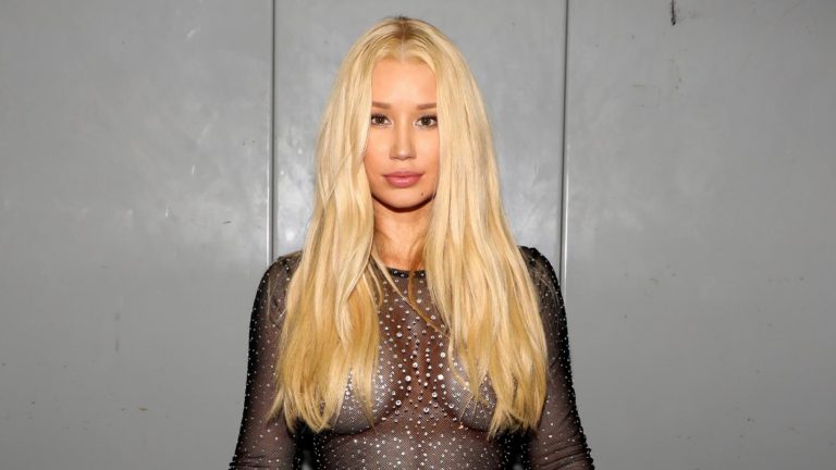 Iggy Azalea Shaves Her Hair In New TikTok Video And Fans Freak Out!