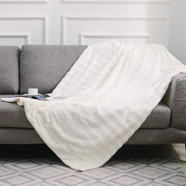 House of Hampton Caston Soft Faux Fur Throw