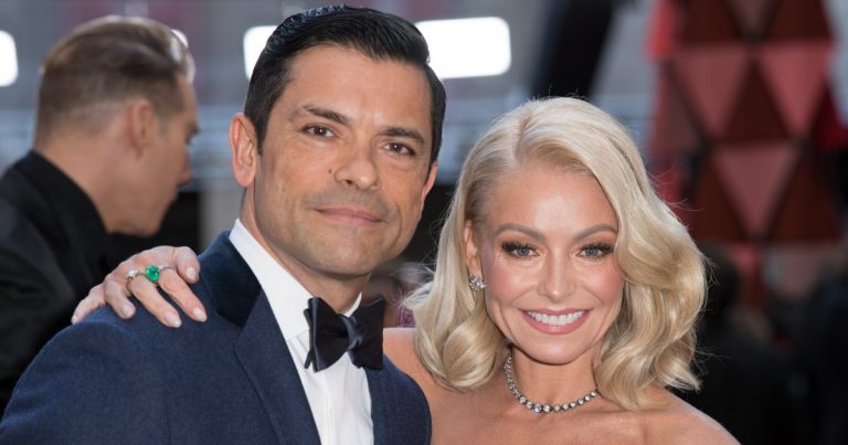 Kelly Ripa Comments on Mark Consuelos' Penis Size After Tight Pants Photo