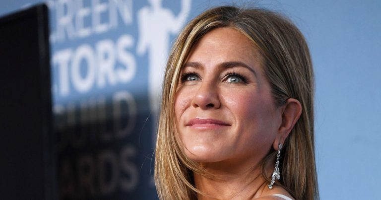 It's Time to Start Anti-Aging the Jennifer Aniston Way With This Device