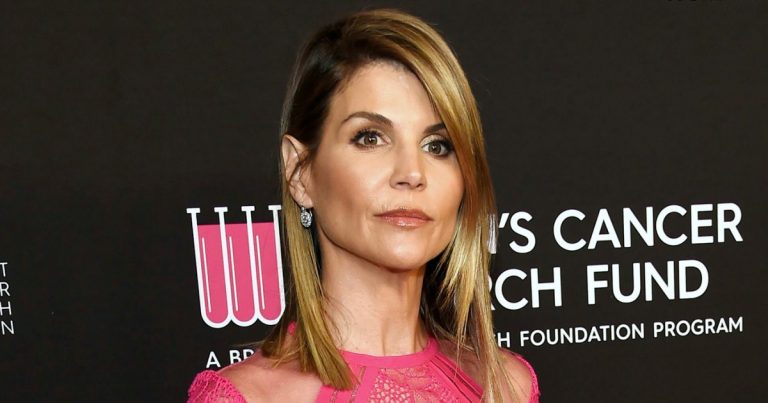 Lori Loughlin Reports to Prison After Pleading Guilty in College Scandal