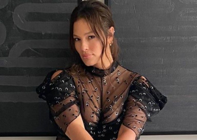 Ashley Graham Drops Her Pants And Shows Off Her Curves In New Photos