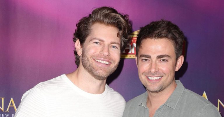 So Fetch! Mean Girls’ Jonathan Bennett Is Engaged to Boyfriend Jaymes Vaughan