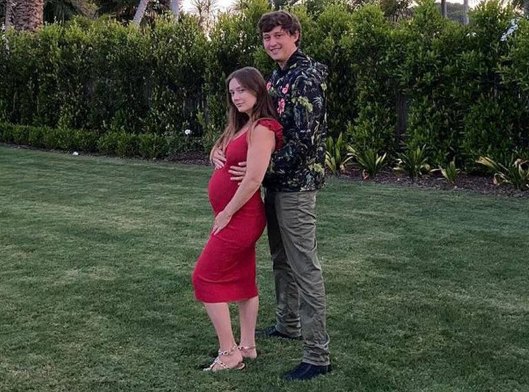 Billie Lourd Posts Throwback Pics From When She Was Still Pregnant After Welcoming Her First Child!