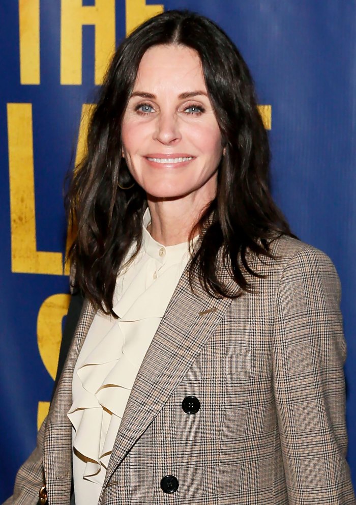 Courteney Cox Recreates ‘Friends’ Thanksgiving Dance With Turkey on Head