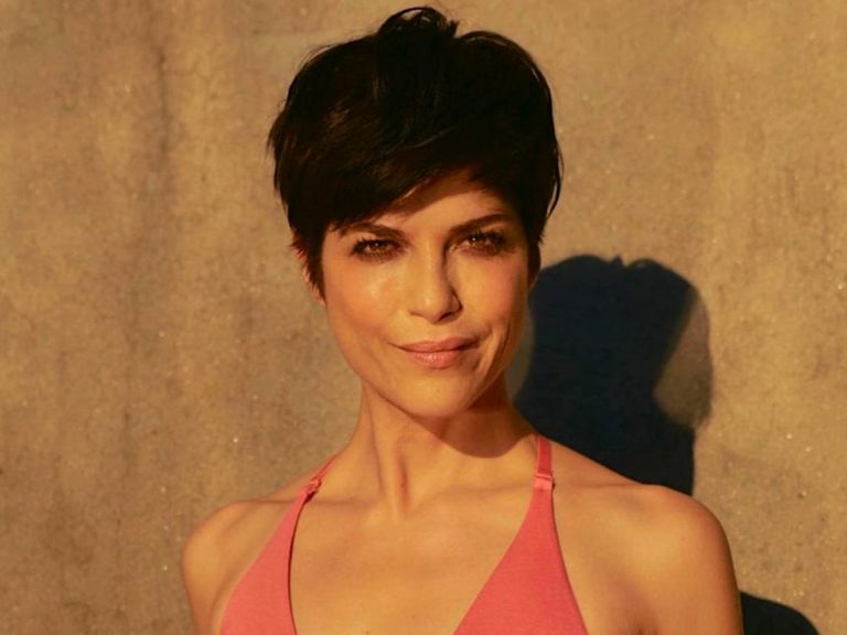 Selma Blair Turns Kit Undergarments Into A Bathing Suit And Looks Sensational — See The Look