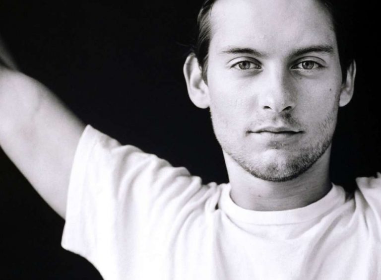 Tobey Maguire And Jennifer Meyer’s Divorce Is Finally Moving Through The Courts