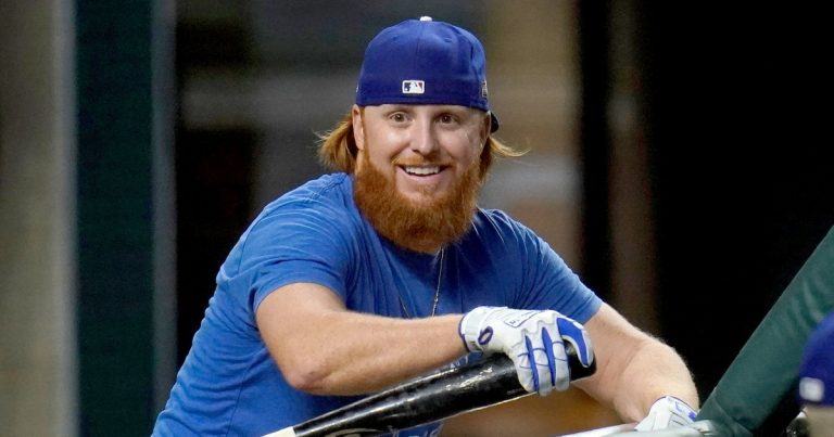 Justin Turner Apologizes for Celebrating With COVID After World Series Win