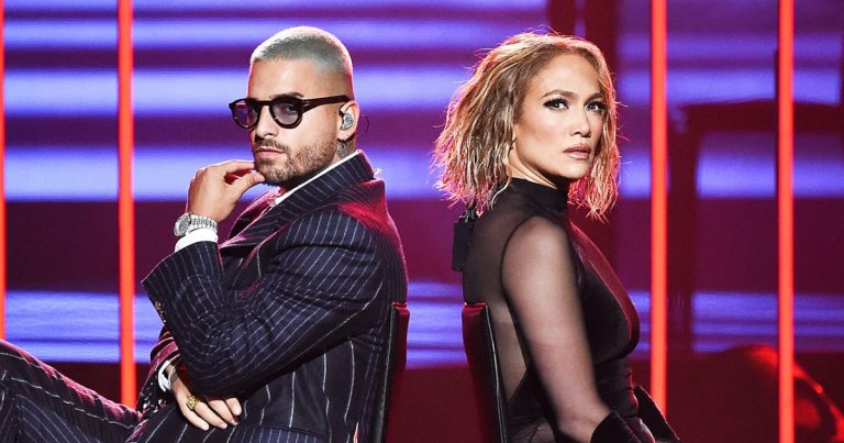 Jennifer Lopez and Maluma Heat Up the Stage at the American Music Awards