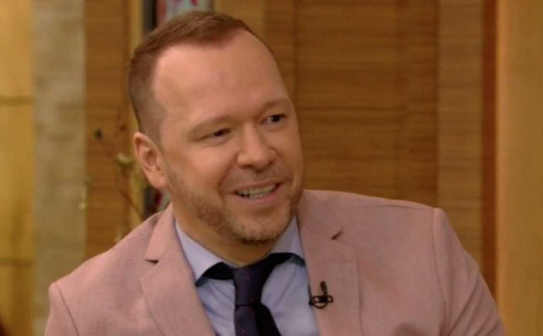 Donnie Wahlberg Leaves A Massive $2020 Tip For A Waitress – Again