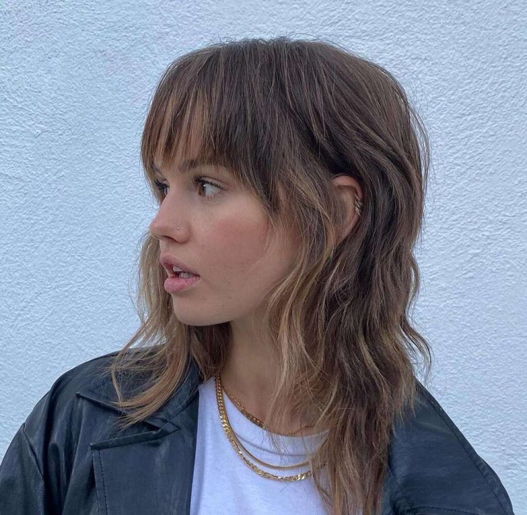 Debby Ryan Shows Off Bold New Hairstyle!