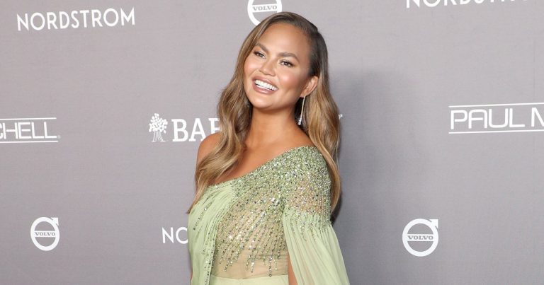 Chrissy Teigen Says 'Nothing Else Compares' to These Blankets