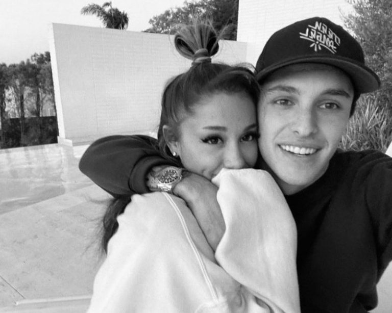 Ariana Grande And Dalton Gomez Kiss In New Pic And Fans Gush Over The Couple!