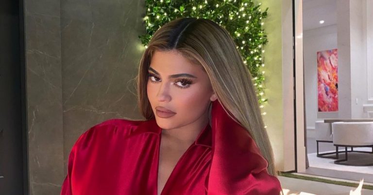 Kylie, Khloe and More Reveal Kardashian-Jenners' Holiday Decorations of 2020