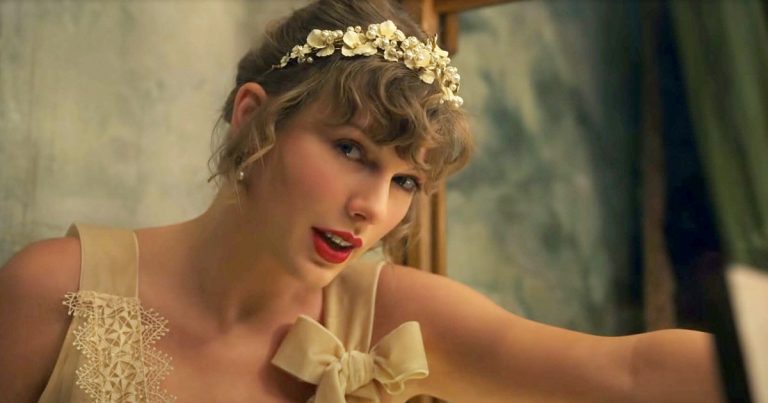 Why Taylor Swift Fans Think ‘Folklore’ and ‘Evermore’ Are Part of Trilogy