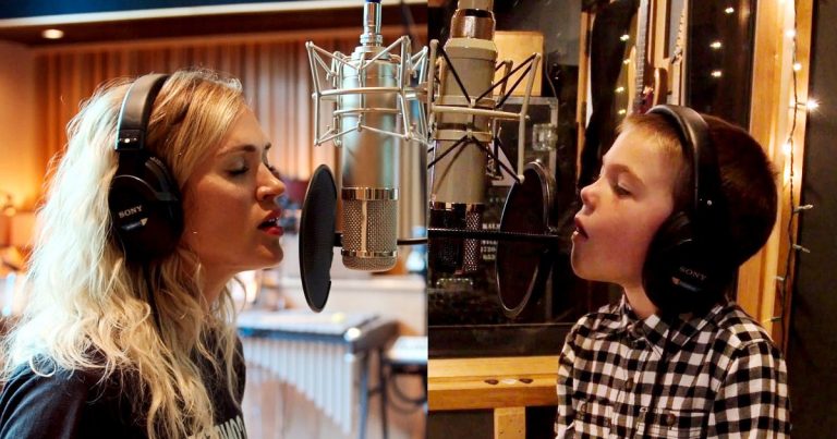 Darling Duet! Carrie Underwood Sings With Son, 5, in Christmas Special