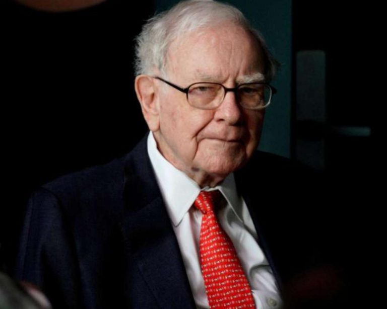 Warren Buffett chose a successor to his conglomerate after years of speculation.