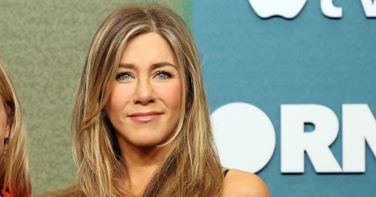 Jennifer Aniston’s Facialist Compared This Mascara to Having Lash Extensions