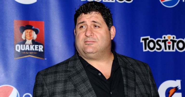 Former NFL Star Tony Siragusa Dies at 55: 'Sad Day to Be a Raven'