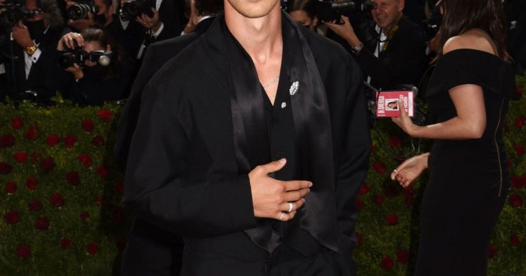 Hollywood Hunk! Austin Butler Through the Years: His Road to ‘Elvis’