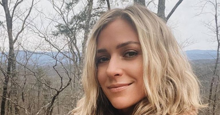 Kristin Cavallari’s Colorist Suggests This Hair Rinse as a Shampoo Substitute