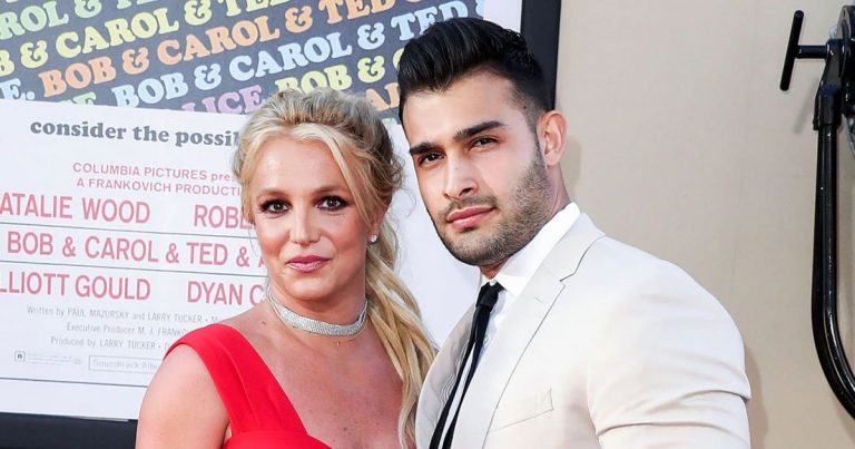 Britney Spears Couldn’t Stop Crying During Wedding Ceremony to Sam Asghari