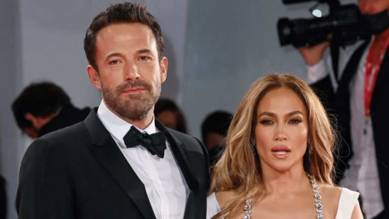 Jennifer Lopez touched fans with romantic shots with Ben Affleck