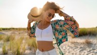 Summer-Outfit-Stock-Photo