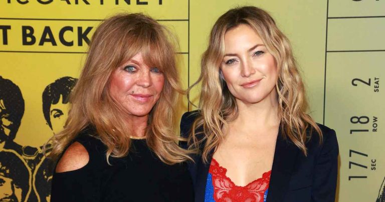 Kate Hudson and Mom Goldie Hawn Go Summer Shoe Shopping in Adorable Video