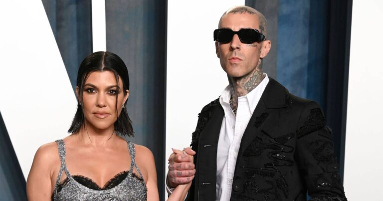 Kourtney Kardashian, Travis Barker Pack on PDA During Romantic Trip: Pics