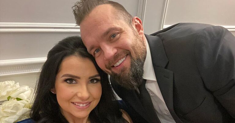 ‘Challenge’ Vets Reunite at Derrick Kosinski, Nicole Gruman’s Wedding: Photos