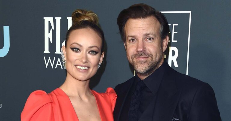 Jason Sudeikis' Dating History: Olivia Wilde, January Jones and More