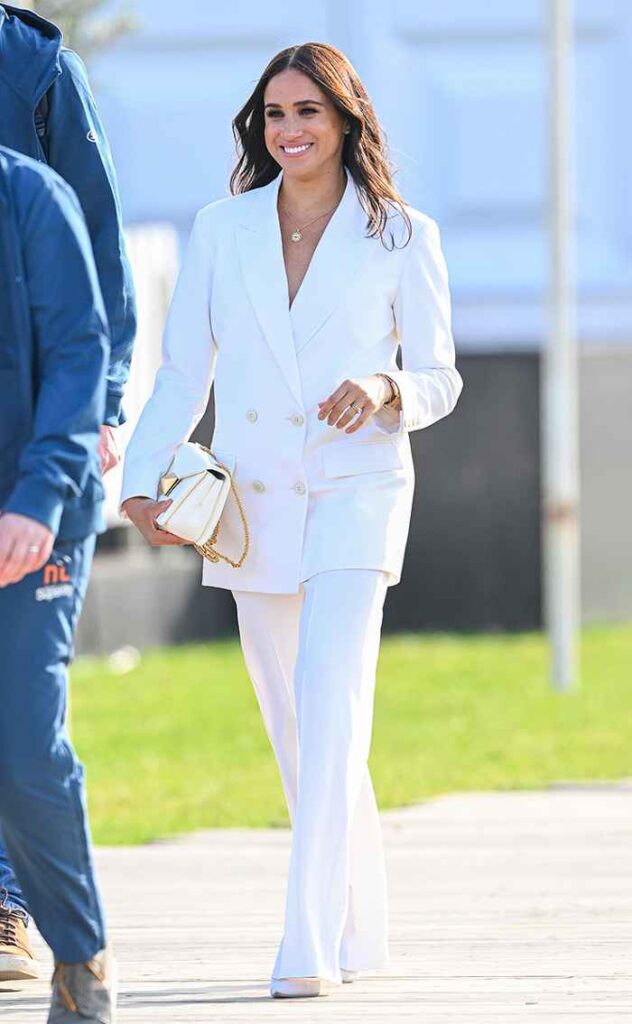 meghan-markle-valentino-blazer-pants