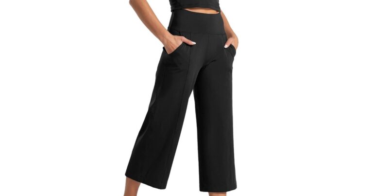 These Cropped Yoga Pants Are Bringing Together Comfort and Style